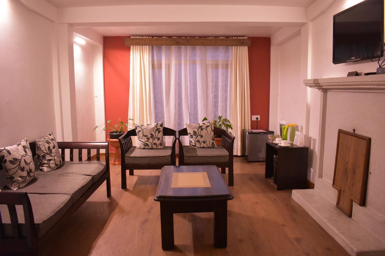 Kaizun Bed Breakfast Шиллонг Экстерьер фото